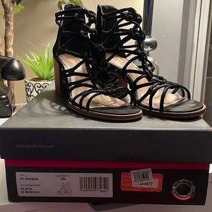 Sandals with heel